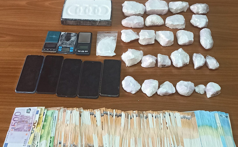 Εξαρθρώθηκε εγκληματική οργάνωση στην Κυψέλη: Θα «έριχνε» στην αγορά κοκαΐνη – Ο αρχηγός και η… courier