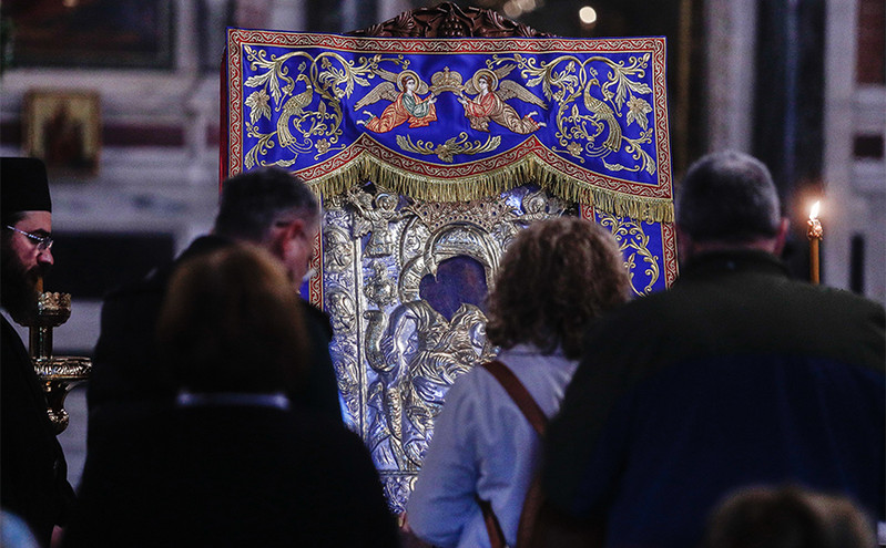 Αναχωρεί από τη Μητρόπολη Αθηνών η εικόνα της Παναγιάς του «Άξιον Εστί»