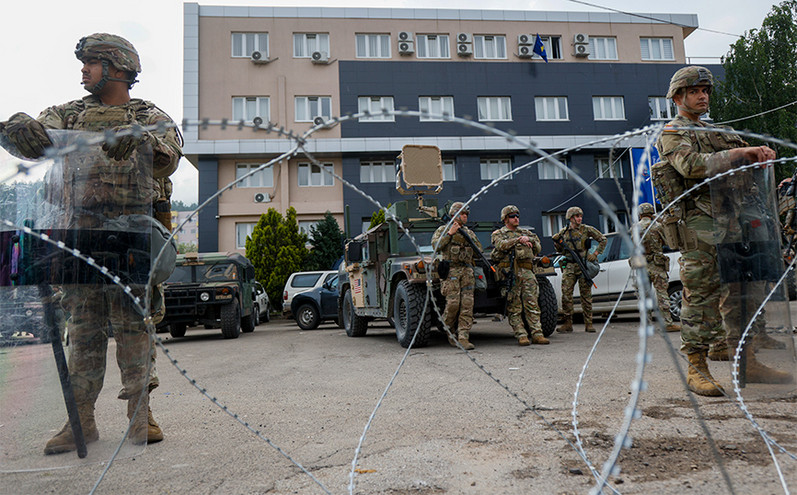 Παρεμβάσεις της ΕΕ και των ΗΠΑ για αποκλιμάκωση της κρίσης στο Κόσοβο