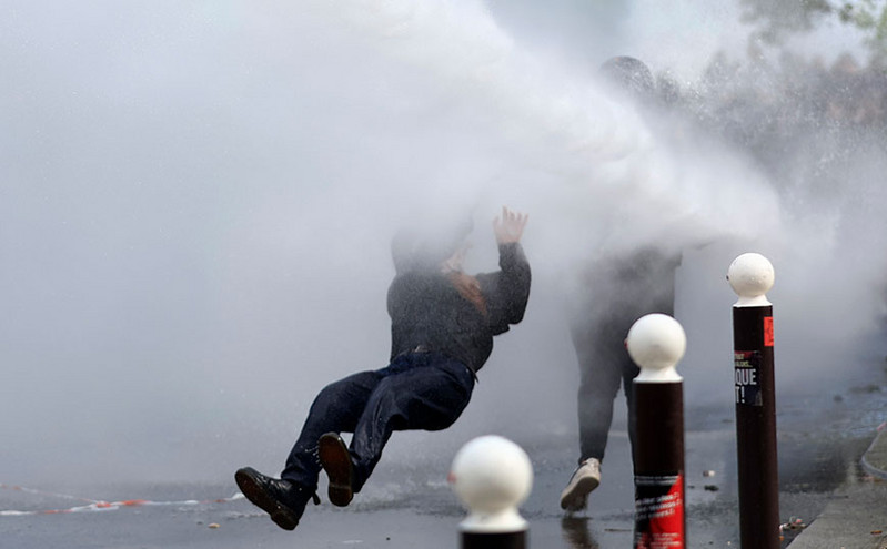 Γαλλία: Η αστυνομία συγκρούστηκε με ακτιβιστές για το κλίμα πριν από τη γενική συνέλευση της TotalEnergies