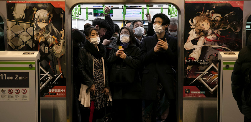 Οι Ιάπωνες βγάζουν τις μάσκες και κάνουν μαθήματα για να θυμηθούν πώς να χαμογελούν