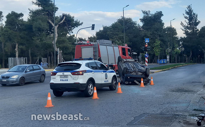 Βίντεο &#8211; ντοκουμέντο από το σοβαρό τροχαίο στη λεωφόρο Μαραθώνος &#8211; Η στιγμή που αναποδογυρίζει το αυτοκίνητο