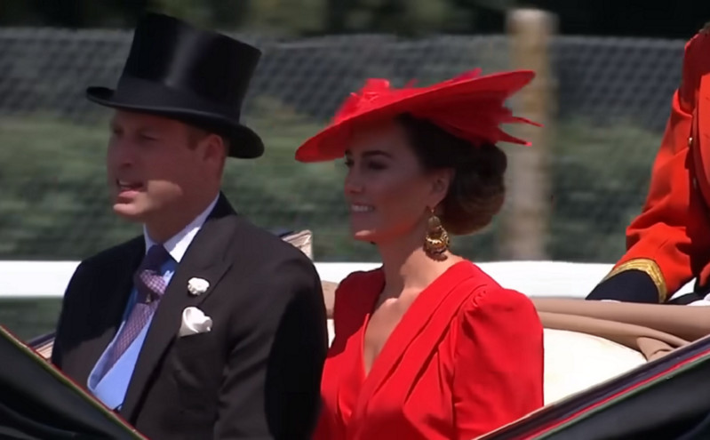 Η Κέιτ Μίντλετον πραγματοποίησε εντυπωσιακή εμφάνιση στα κόκκινα στις βασιλικές ιπποδρομίες