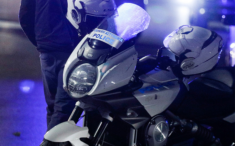 Κινηματογραφική καταδίωξη διαρρηκτών στον Κορυδαλλό &#8211; Για να διαφύγουν πέταξαν στους αστυνομικούς το συρτάρι ταμειακής