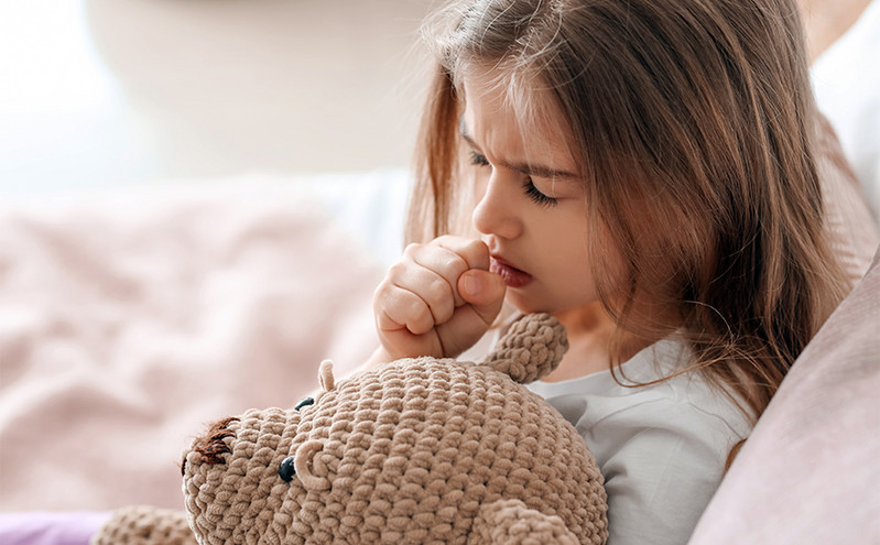 Τι πρέπει να θορυβήσει τους γονείς με τον στρεπτόκοκκο – «Σημαντικό να ελεγχθούν τα συμπτώματα τα πρώτα 24ωρα»