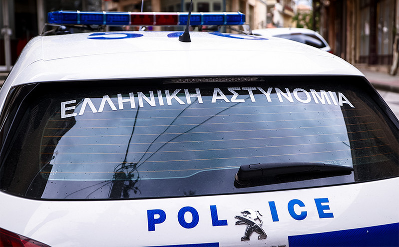 Πρωτοφανές περιστατικό στην Αθήνα: Έκλεψαν αυτοκίνητο ηλικιωμένου ενώ ήταν μέσα η σύζυγός του