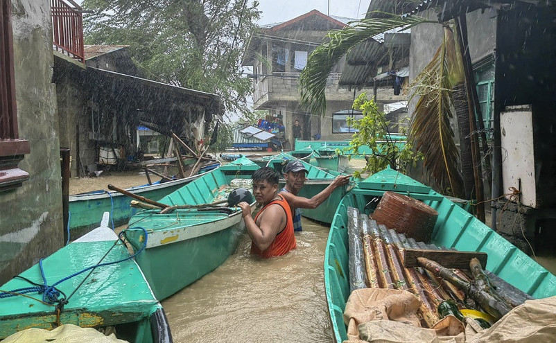 Δύο νεκροί από τον τυφώνα Ντοκσούρι στις Φιλιππίνες &#8211; Πάνω από 13.000 άτομα εγκατέλειψαν τα σπίτια τους