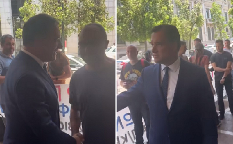 Ο Άδωνις Γεωργιάδης φώναξε στο γραφείο του διαδηλωτές έξω από το υπουργείο Εργασίας &#8211; «Πέντε καλά είναι;»