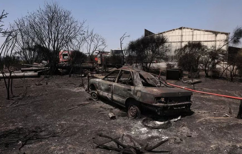 Φωτιές: Αναστολή καταβολής ασφαλιστικών εισφορών, δόσεις και παρατάσεις για τους πληγέντες