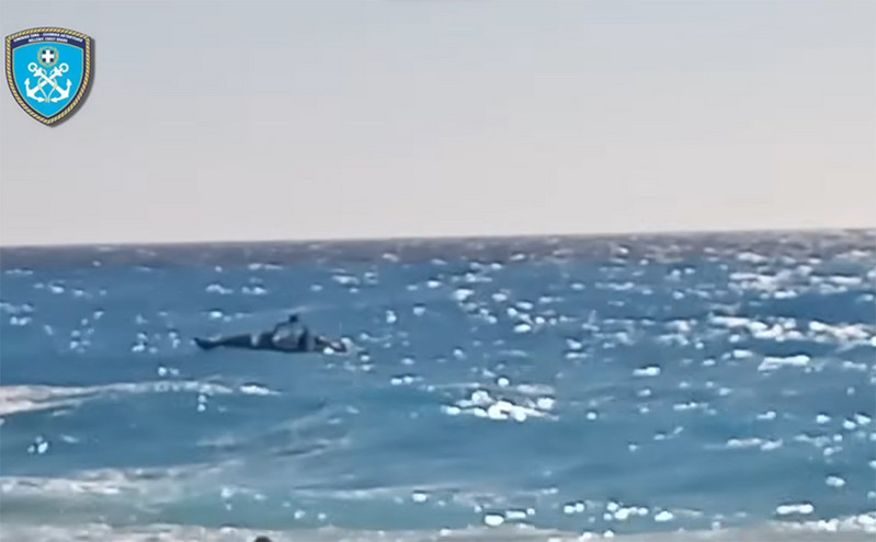 Βίντεο &#8211; ντοκουμέντο από τη διάσωση πέντε ατόμων στην παραλία Κάθισμα της Λευκάδας: Έκαναν κανό με 7 μποφόρ