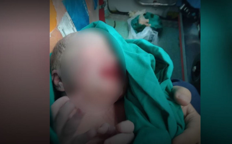 Φωτιά στην Αλεξανδρούπολη: Τι λέει η γυναίκα που γέννησε μέσα στο ασθενοφόρο &#8211; «Έσπασαν τα νερά κατά τη διάρκεια της εκκένωσης»