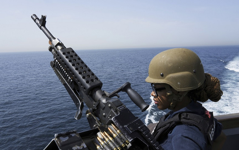 Οι ΗΠΑ σχεδιάζουν να βάλουν στρατιώτες πάνω σε πλοία για την αποτροπή των συλλήψεων από το Ιράν