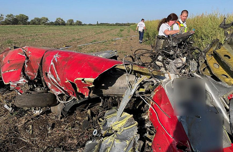 Αεροπλάνο συνετρίβη κατά τη διάρκεια αεροπορικών επιδείξεων στην Ουγγαρία &#8211; Νεκροί οι δύο επιβαίνοντες