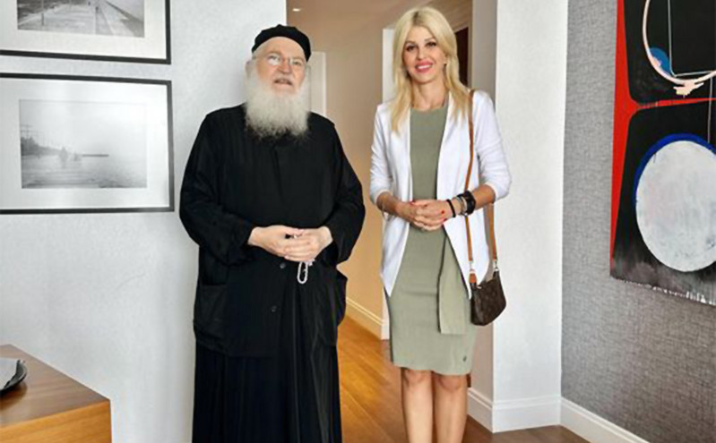 Συνάντηση της Υφυπουργού Τουρισμού Έλενας Ράπτη με τον Πανοσιoλογιότατο Εφραίμ Βατοπεδινό