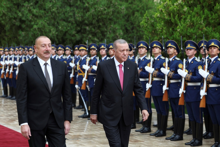 Ο Ερντογάν «γιόρτασε» τη «νίκη του Αζερμπαϊτζάν» στο Ναγκόρνο Καραμπάχ