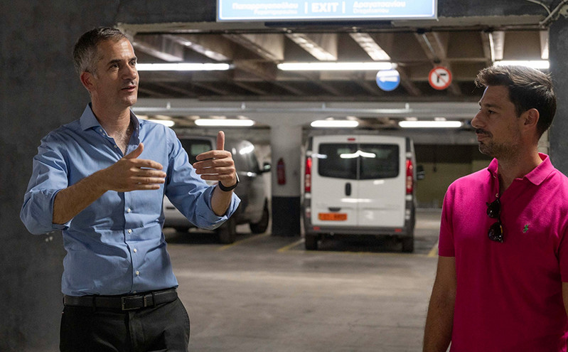 Εκατό νέες θέσεις στάθμευσης στο αναβαθμισμένο υπόγειο πάρκινγκ στην Πλατεία Κλαυθμώνος