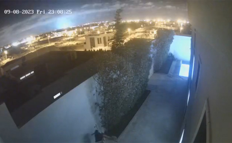 Μυστηριώδης λάμψη στον ουρανό πριν από τον φονικό σεισμό στο Μαρόκο