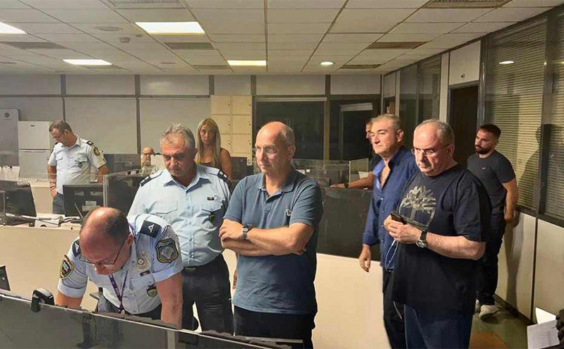 Στο Κέντρο Επιχειρήσεων της ΓΑΔΑ τα ξημερώματα ο Γιάννης Οικονόμου &#8211; Το μήνυμα που έστειλε στους αστυνομικούς