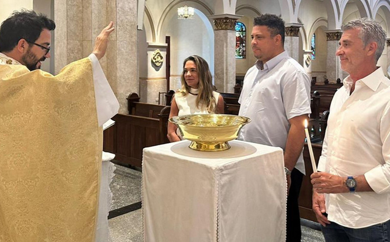 Βαπτίστηκε χριστιανός ο Βραζιλιάνος κορυφαίος ποδοσφαιριστής Ρονάλντο