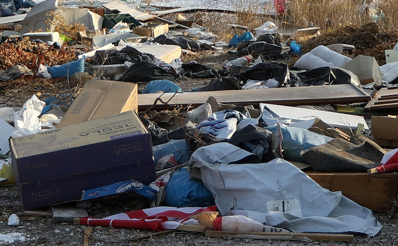 Εισαγγελική έρευνα για τον σκουπιδότοπο στον κόμβο Κ-12 της Θεσσαλονίκης &#8211;  Στο «στόχαστρο» παραλείψεις φορέων