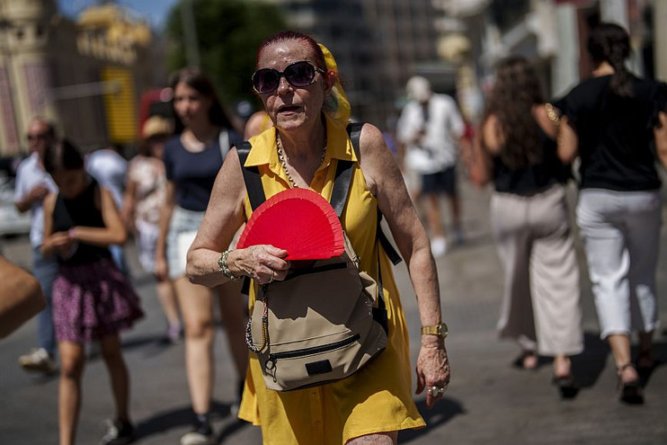 Με καύσωνα μπαίνει ο Οκτώβριος στην Ιβηρική Χερσόνησο: Ασυνήθιστα υψηλές θερμοκρασίες για την εποχή