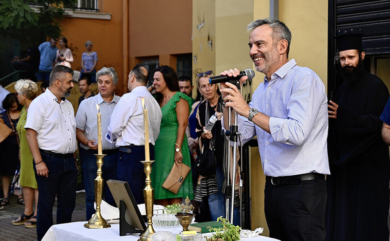 Ο Δήμαρχος Θεσσαλονίκης Κωνσταντίνος Ζέρβας παρών για το πρώτο κουδούνι στο 92ο Δημοτικό Σχολείο και στο 8ο ΕΠΑΛ
