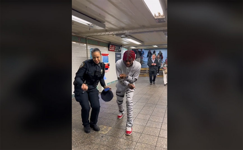 Viral γυναίκα αστυνομικός που χορεύει στο μετρό της Νέας Υόρκης &#8211; «Είναι μια αντιεπαγγελματική εμφάνιση» είπαν συνάδελφοί της