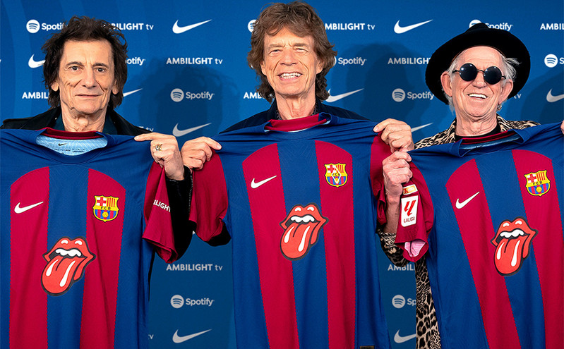 Paint it&#8230; blaugrana – Οι Rolling Stones πόζαραν με φανέλες της Μπαρτσελόνα