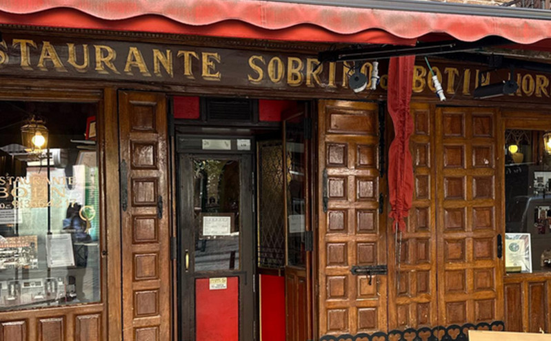 Το παλαιότερο εστιατόριο στον κόσμο: Πώς το Sobrino de Botín της Μαδρίτης διατηρεί τον φούρνο ζεστό από το 1725