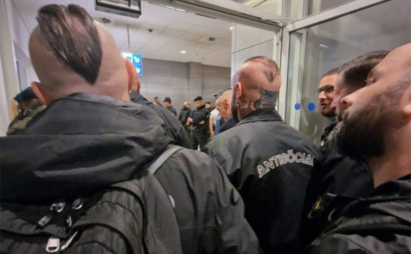Στη νεοφασιστική Casa Pound ανήκουν οι 21 Ιταλοί που συνελήφθησαν στο αεροδρόμιο στην Αθήνα