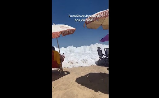 Η στιγμή που τεράστιο κύμα πιάνει απροετοίμαστους τους λουόμενους σε παραλία στο Ρίο ντε Τζανέιρο &#8211; Επικράτησε πανικός