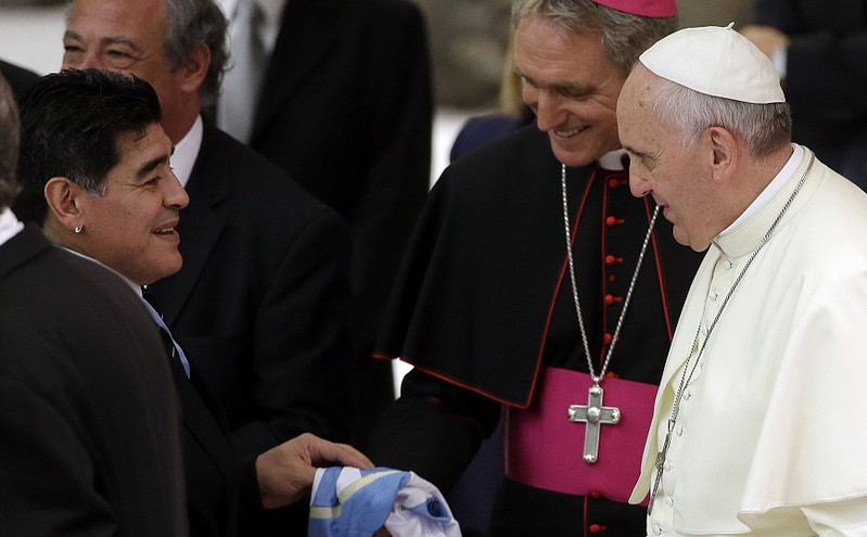 Ο Πάπας Φραγκίσκος μίλησε για τους καλύτερους ποδοσφαιριστές όλων των εποχών και δεν ξέχασε τον Πελέ &#8211; «Αυτός, ο Μαραντόνα κι ο Μέσι&#8230;»