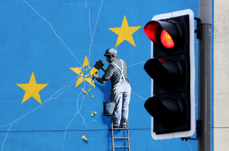 Κατεδάφισαν έργο του Banksy αξίας 1 εκατομμυρίου δολαρίων – Ο μυστηριώδης καλλιτέχνης και τα πιο ακριβά έργα του