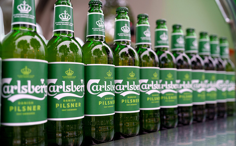 Η Carlsberg αποσύρεται οριστικά από τη Ρωσία – Προτιμά να χάσει τη θυγατρική της παρά να διαπραγματευτεί συμφωνία με τη Μόσχα