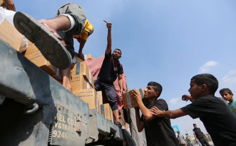 Χτυπήθηκαν τέσσερα σχολεία του ΟΗΕ στη Γάζα που στεγάζουν εκτοπισμένους