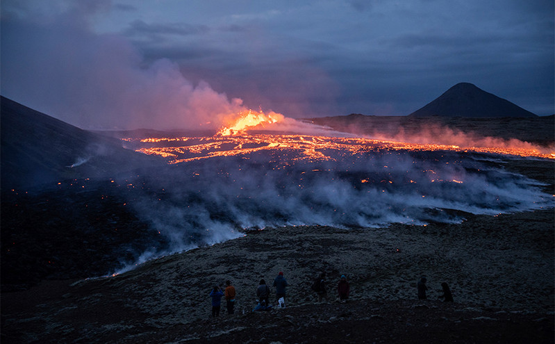 «Απειλεί» με έκρηξη το ηφαίστειο Fagradalsfjall στην Ισλανδία – Σε κατάσταση συναγερμού η πόλη Grindavík