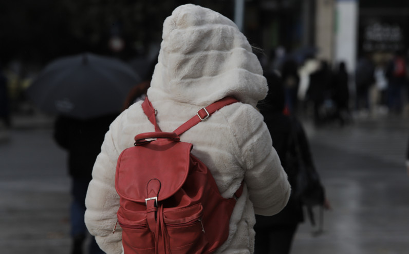 Διήμερη κακοκαιρία με καταιγίδες και αφρικανική σκόνη: Από Πέμπτη θερμή εισβολή με άνοδο θερμοκρασίας έως 9 βαθμούς