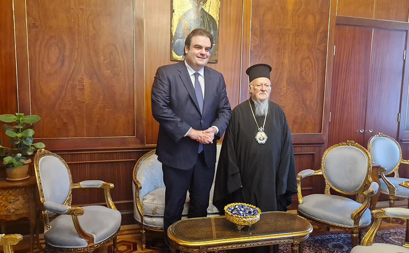 Ο Κυριάκος Πιερρακάκης συναντήθηκε με τον Οικουμενικό Πατριάρχη και με εκπαιδευτικούς των ομογενειακών σχολείων