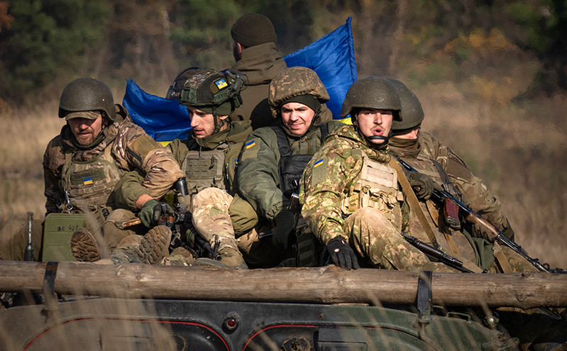 Η Γαλλία παίρνει μαθήματα πολέμου από Ουκρανούς στρατιώτες που εκπαιδεύει για μάχη