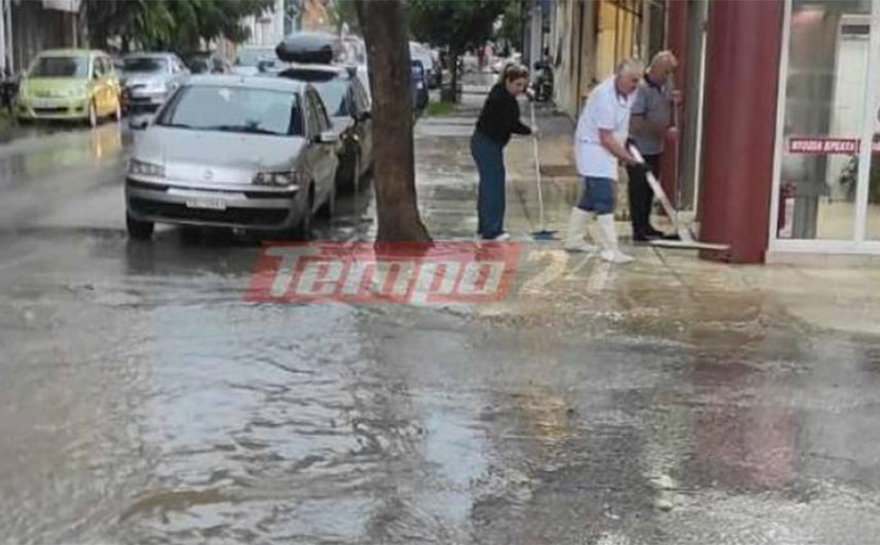 «Ποτάμια» οι δρόμοι στην Πάτρα, έκλεισαν παλιά και νέα εθνική &#8211; Βροχές σε Αττική και Εύβοια – Έρχεται κακοκαιρία το Σάββατο