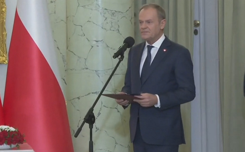Ο φιλοευρωπαίος Τουσκ ορκίστηκε πρωθυπουργός της Πολωνίας &#8211; Συγχαρητήρια από τον γερμανό καγκελάριο Σολτς