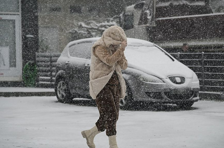 Καιρός: Γιατί οι κάτοικοι της Αθήνας νιώθουν πιο έντονα το κρύο τον χειμώνα