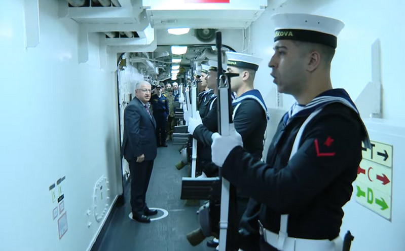 Γιασάν Γκιουλέρ: Το τουρκικό ναυτικό προστατεύει τη Γαλάζια Πατρίδα, είστε οι προστάτες των θαλασσών μας