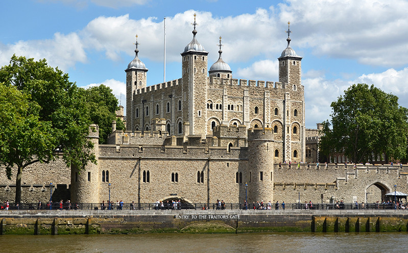 Η πιο exclusive παμπ του Λονδίνου είναι κρυμμένη μέσα σε ένα φρούριο 900 ετών