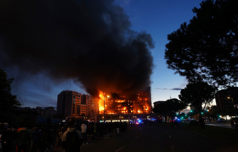 Στις φλόγες πολυκατοικία στη Βαλένθια &#8211; Τέσσερις νεκροί