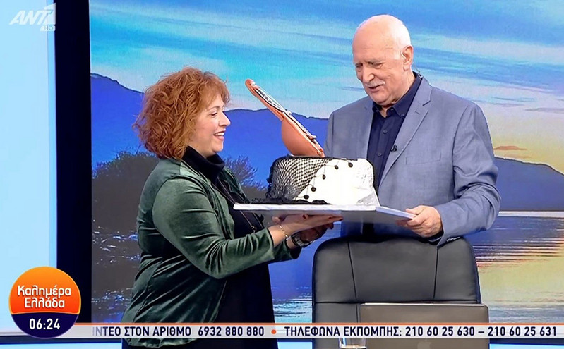 Η έκπληξη για τα γενέθλια του Γιώργου Παπαδάκη, του μακροβιότερου παρουσιαστή της ελληνικής τηλεόρασης