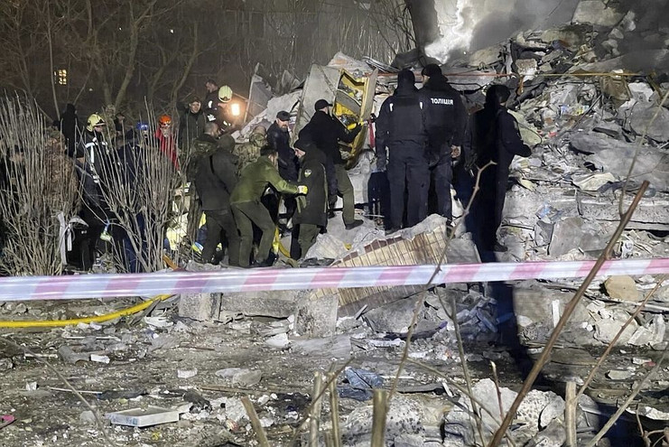 Έντεκα νεκροί από ρωσικά πλήγματα στην Ουκρανία &#8211; Έκκληση Ζελένσκι στη Δύση για ενίσχυση με οπλικά συστήματα