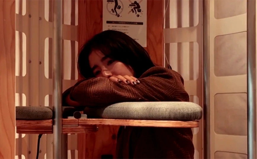 Έρχονται οι κάψουλες ύπνου στο Τόκιο, στο Giraffenap θα μπορείτε να κοιμάστε όρθιοι