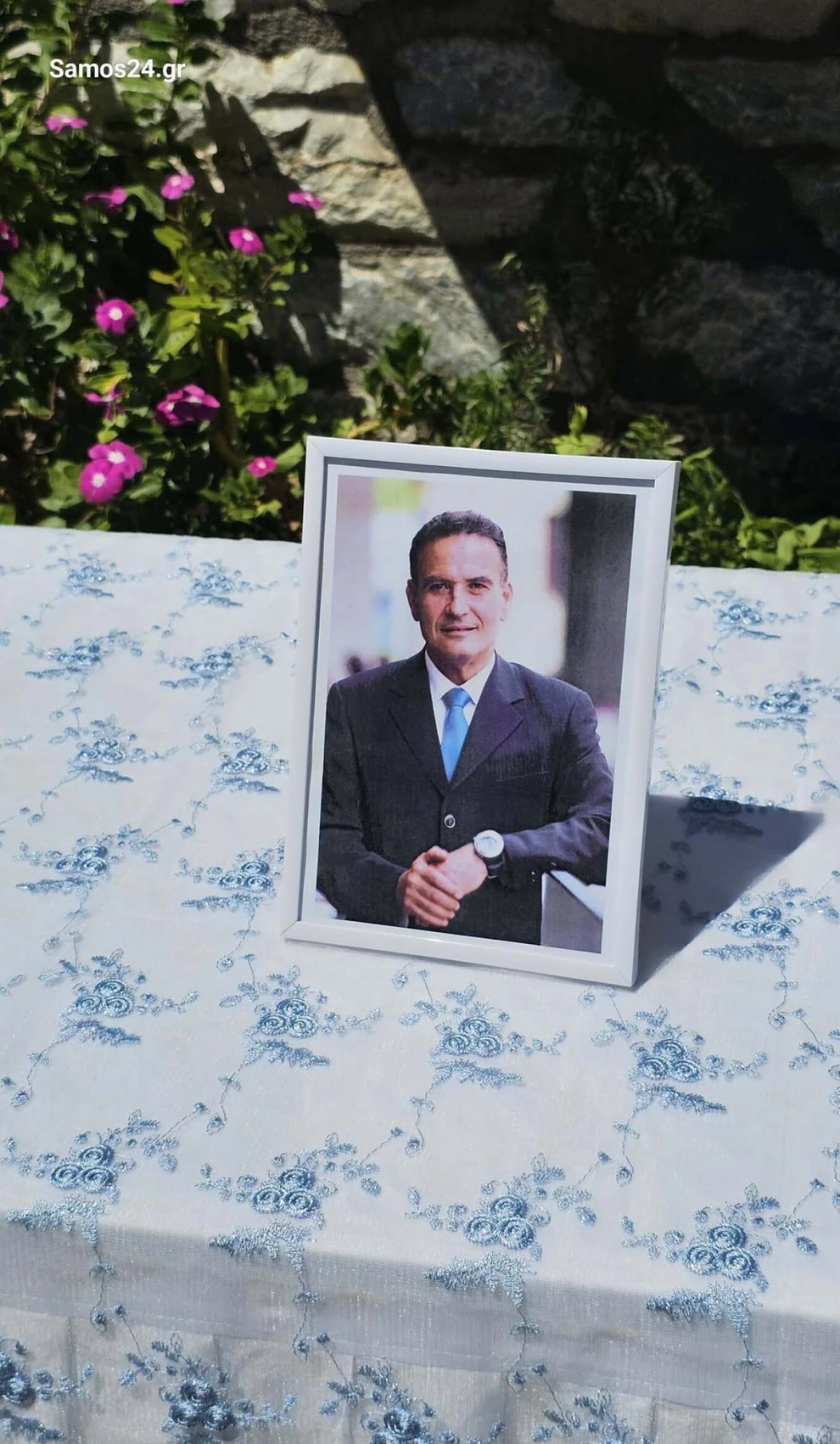 Με καπνογόνα και κόρνες πλοίων το αντίο στον δήμαρχο Φούρνων Κορσεών (vid) 9 fournoi7